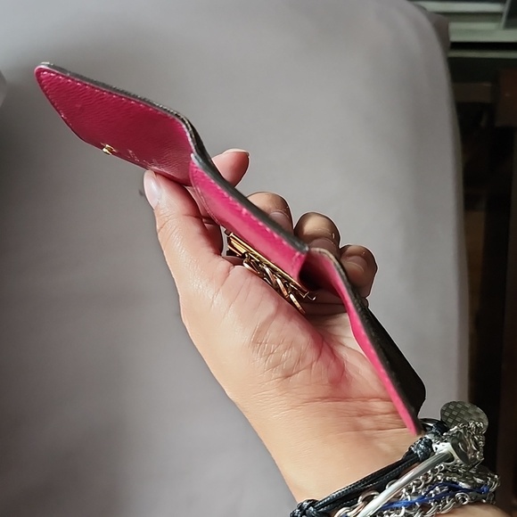 Louis Vuitton 4 key holder - Picture 5 of 13